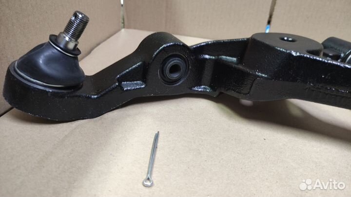 Рычаг передний нижний 1 шт. L / R Сайбер Себринг