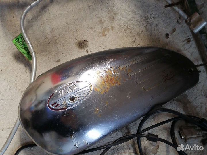 Накладка на бак ява старушка