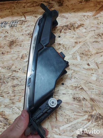 Правая противотуманная фара VW Passat B8