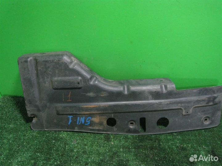 Пыльник двигателя боковой левый Opel Astra J 2010