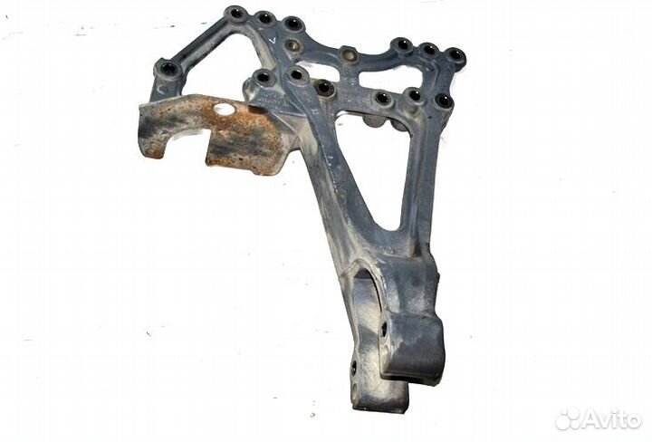 Кронштейн реактивной тяги, ведущего моста, правый