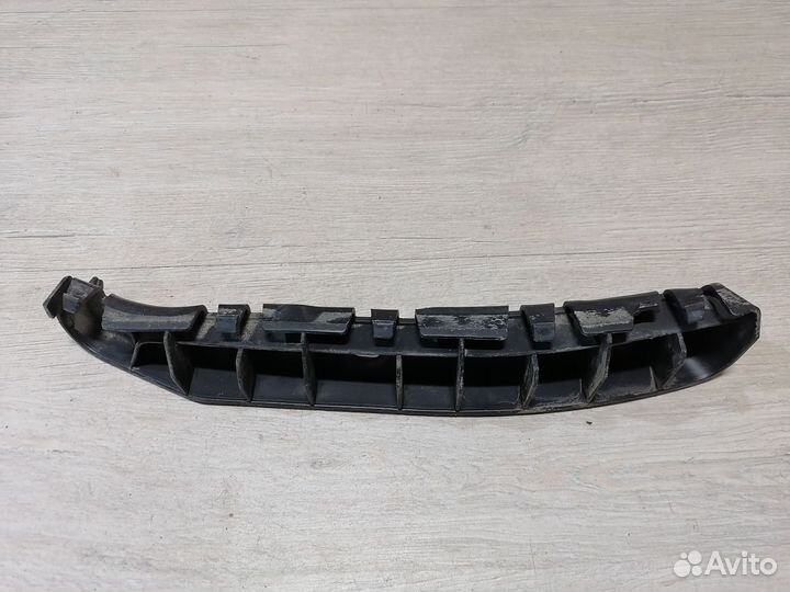 Крепление заднего бампера левое Skoda Yeti Йети