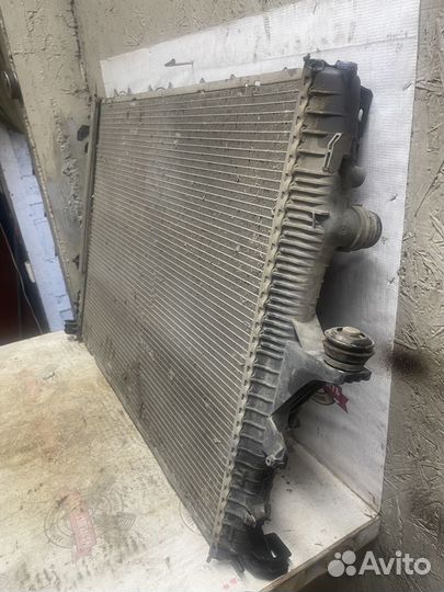 Радиатор охлаждения Фольксваген туарег 3,2