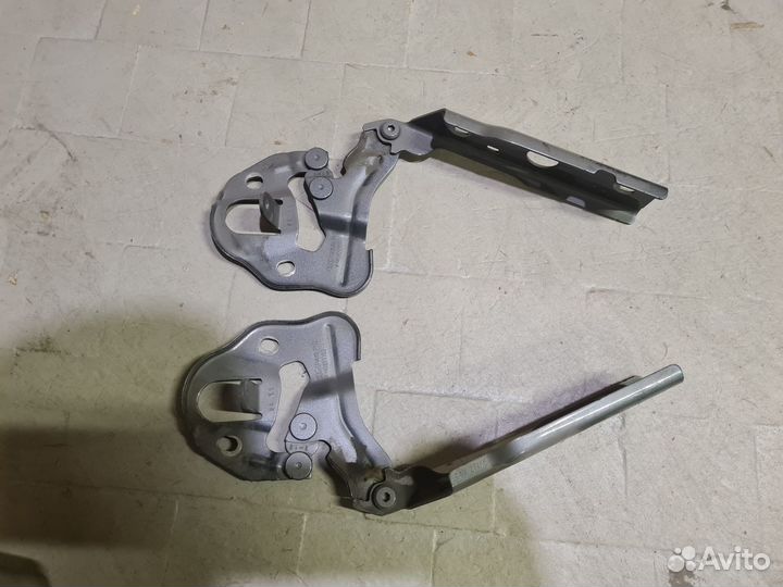 Петля капота правая audi Q7 4M 2015