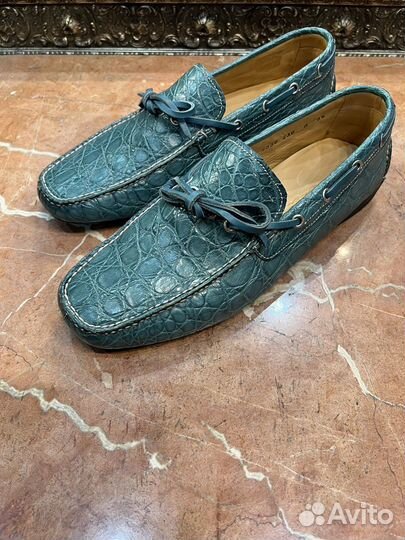 Мокасины из кожи крокодила Santoni