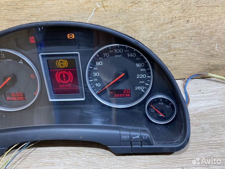 Панель приборов Audi A4 B6 дизель 1121257