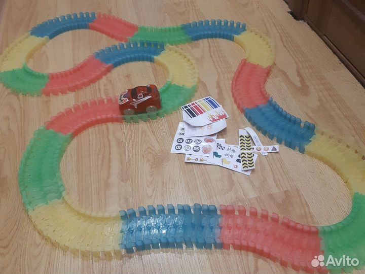 Светящиеся трасса с машинкой 