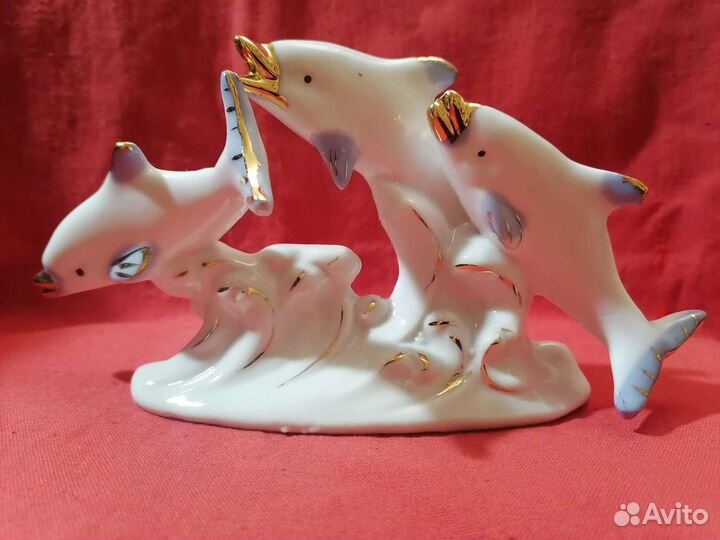 Статуэтка фарфор Дельфины
