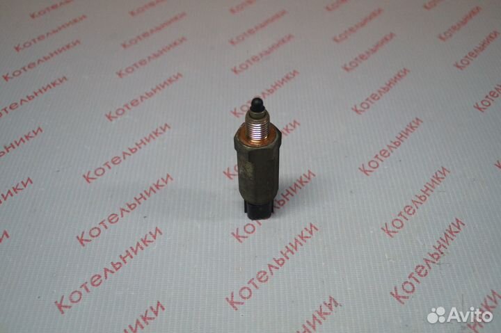 Nissan 16176-73C00 Клапан