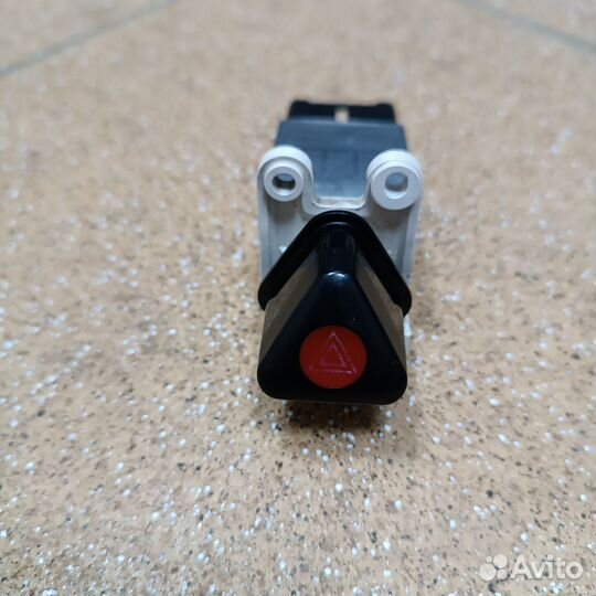 Кнопка аварийной сигнализации subaru legacy 2