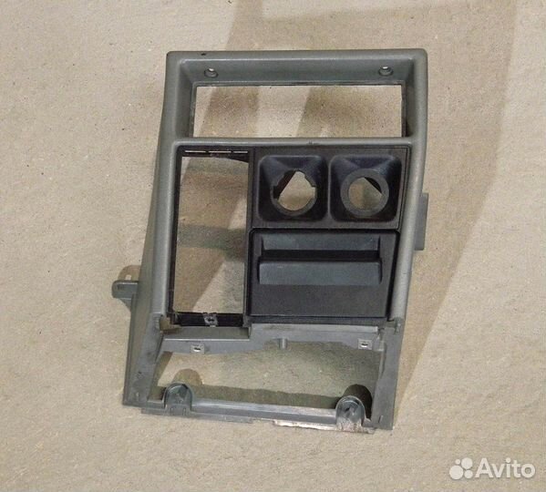 Консоль центральная Kadett E