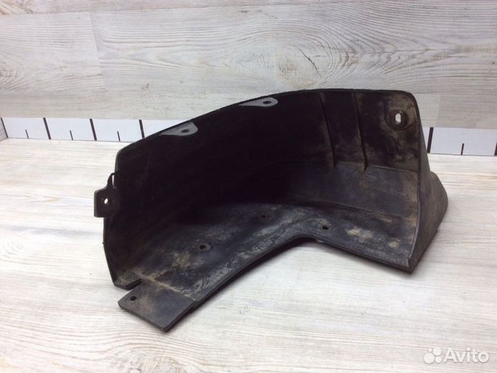 Брызговик задний правый Mitsubishi Pajero/Montero