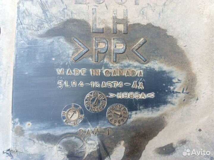 Пыльник двигателя левый ford escape 1