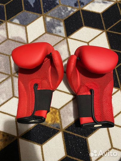 Боксерские перчатки outshock 14 OZ