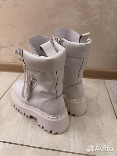 Ботинки женские Zara