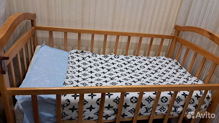 Детская кроватка