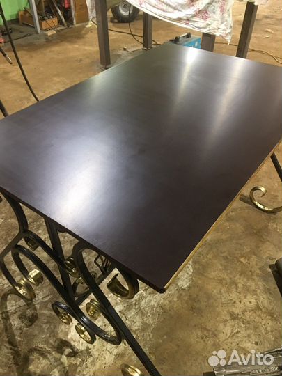 Стол. Холодная ковка. Для сада и дачи