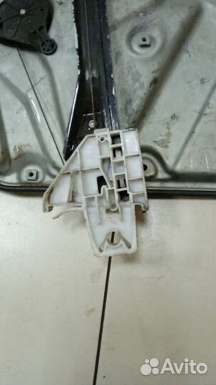 Стеклоподъемник электрический задний правый