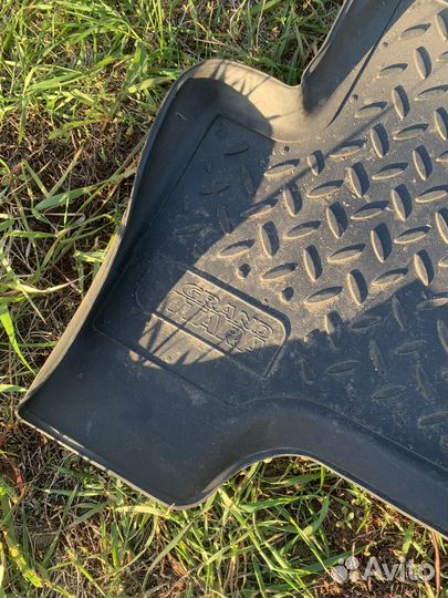 Коврик сузуки грант витара