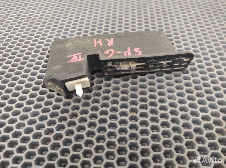 Брызговик зад прав Kia Sportage 4