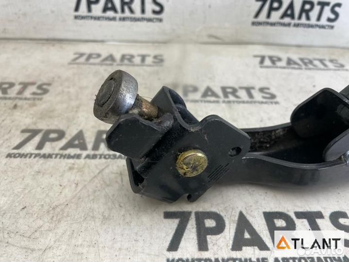 Ролик раздвижной двери задний левый mitsubishi DEL