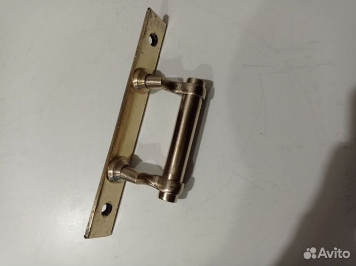 Старинная дверная ручка