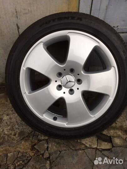 Комплект Bridgestone W221 255/45 R18