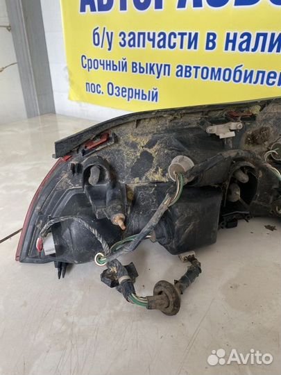 Фонарь задний левый Toyota Vista