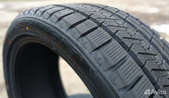 Triangle PL02 255/35 R20 97W