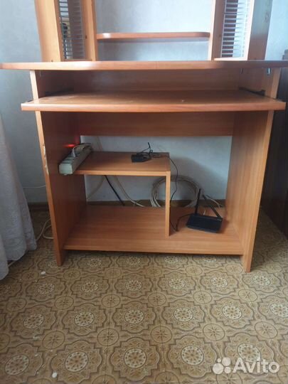 Компьютерный стол