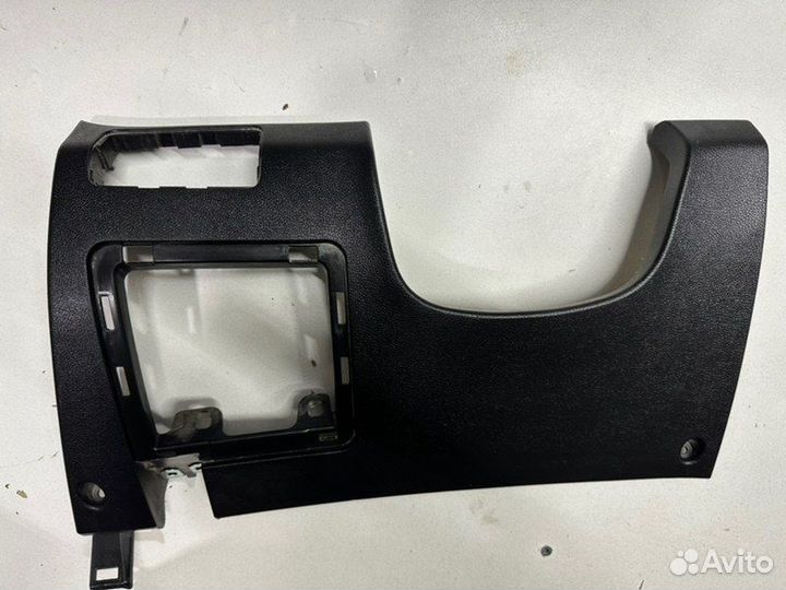 Консоль переднего панеля передний Hyundai Solaris