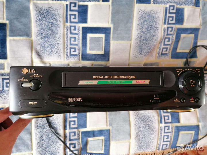 Видеомагнитофон кассетный lg