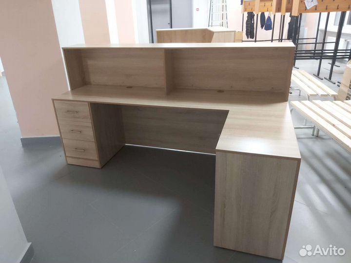 Стойка ресепшн,новая