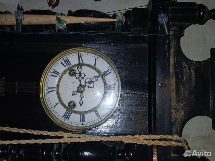 Часы настенные с маятником и боем стариннаые