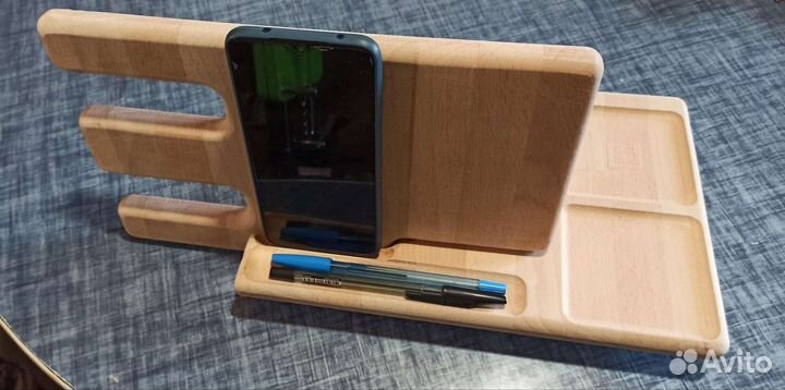 Подставка для телефона из дерева