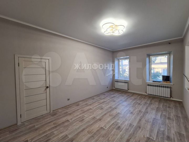 3-к. квартира, 105 м², 2/2 эт.