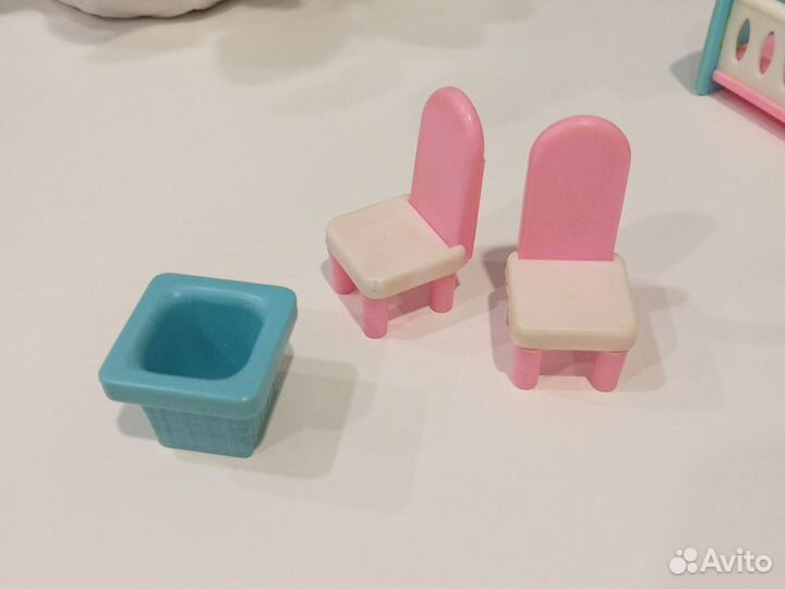 Мебель для кукольного домика