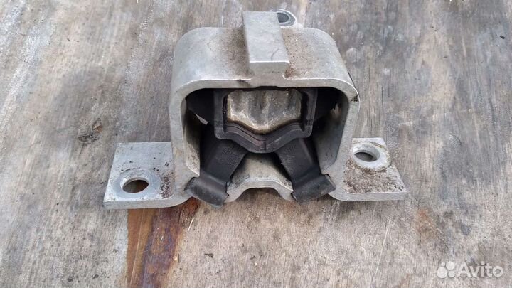 Кронштейн двигателя LADA Vesta