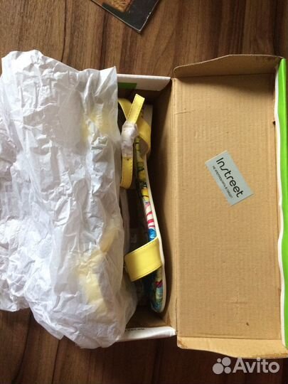 Босоножки новые