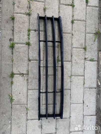 Решетка в бампер центральная Skoda Octavia A5 1Z