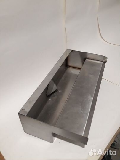 Излив струи для водопада