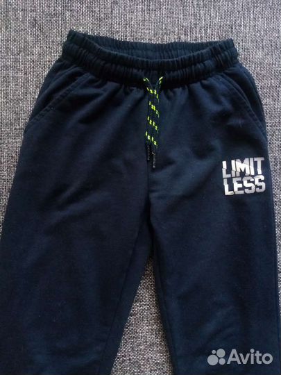 Жилет школьный и трико для физкультуры 134