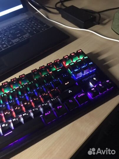 Игровая клавиатура с подсветкой