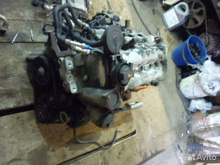 Двигатель на фольксваген тоуран 1,6 FSI BAG