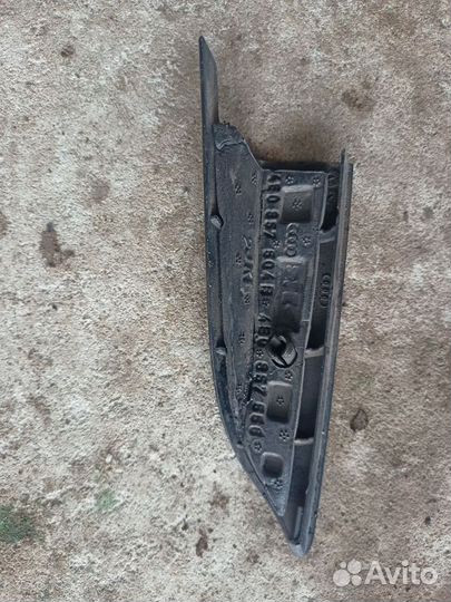 Накладка зеркала правая audi A8 D3