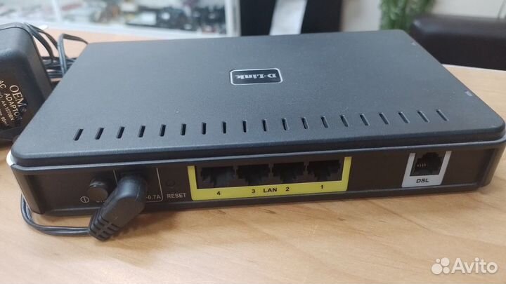 Маршрутизатор DSL-2540U back