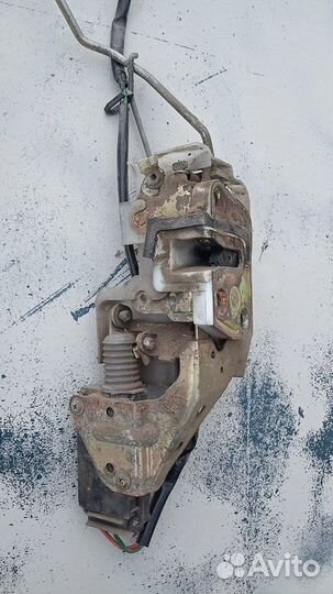 Замок двери mazda 323 f ba