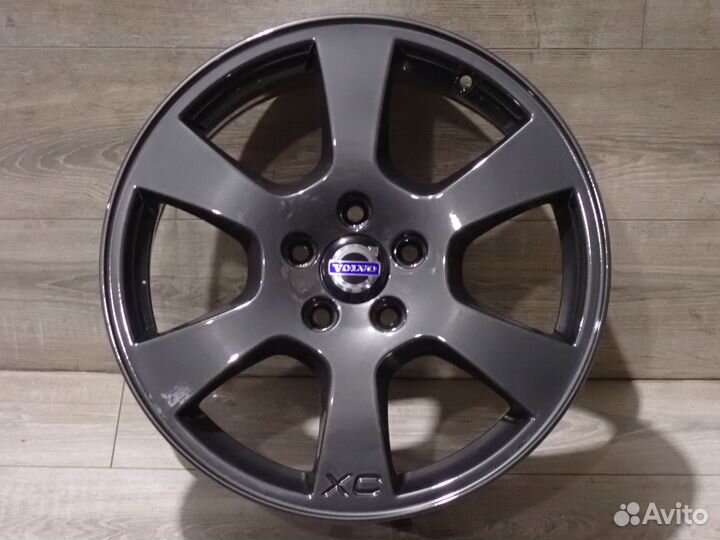 Комплект оригинальных R17 дисков Volvo xc60