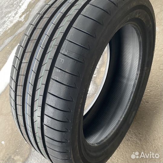 Bridgestone Alenza 001 235/45 R20 96W