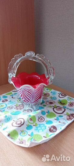 Ваза ссср-Цветное стекло-Красный май